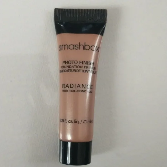 Cosmetic bundle w/Shades by Shan lipstick, Smashbox primer, pixi by Petra powder - Picture 4 of 6